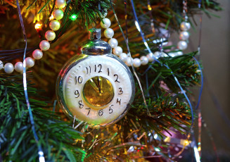 Картинка праздничные украшения часы