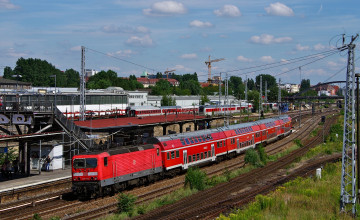 Картинка техника поезда железная дорога рельсы локомотив вагоны пассажирский состав