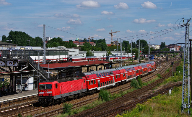 Обои картинки фото техника, поезда, железная, дорога, рельсы, локомотив, вагоны, пассажирский, состав