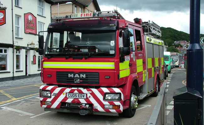 Обои картинки фото man, автомобили, пожарные машины, двигатели, германия, se, автобусы, грузовые