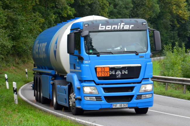 Обои картинки фото man, автомобили, se, грузовые, германия, двигатели, автобусы