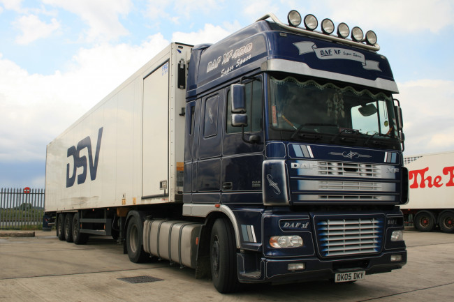 Обои картинки фото daf, автомобили, нидерланды, автобусы, шасси, седельные, тягачи, trucks, nv