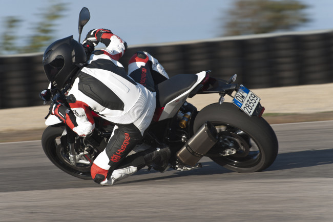 Обои картинки фото мотоциклы, husqvarna