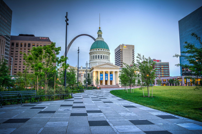 Обои картинки фото old court house in st,  louis, города, - католические соборы,  костелы,  аббатства, храм