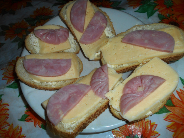 Обои картинки фото еда, бутерброды,  гамбургеры,  канапе, хлеб, колбаса, сыр