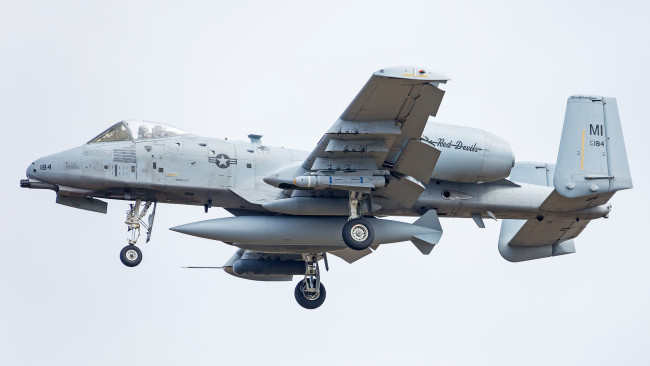 Обои картинки фото a10, авиация, боевые самолёты, ввс