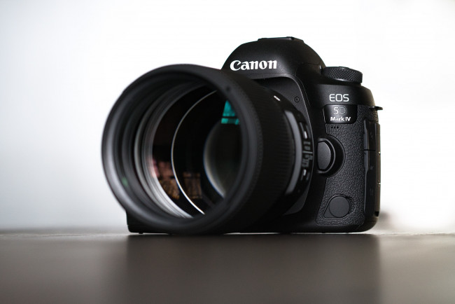 Обои картинки фото бренды, canon, фотокамера