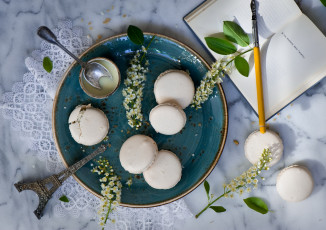 Картинка еда макаруны лакомство печенье черемуха