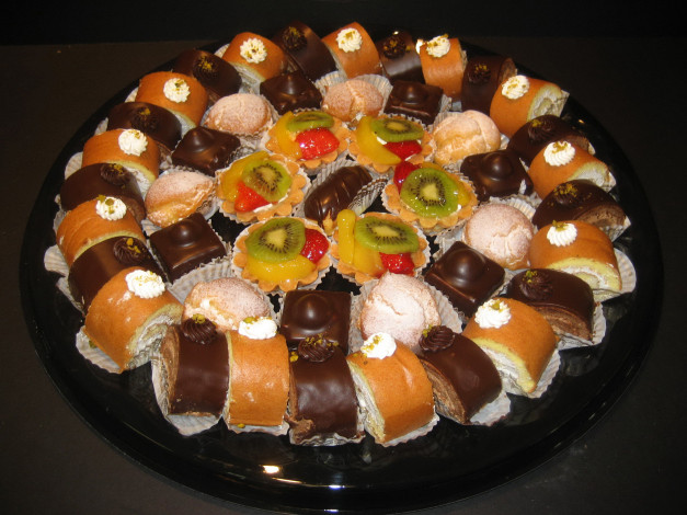 Обои картинки фото еда, пирожные,  кексы,  печенье, мини, ассорти, много