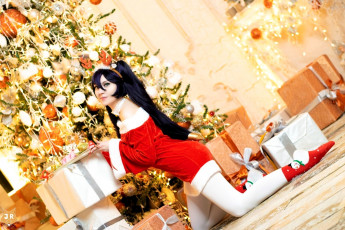 Картинка девушки юлиана+меркулова брюнетка костюм ёлка подарки
