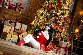 Картинка девушки юлиана+меркулова брюнетка костюм ёлка подарки