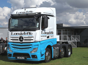 Картинка mercedes автомобили mercedes+trucks германия подразделение daimler ag легковые грузовики автобусы двигатели mercedes-benz