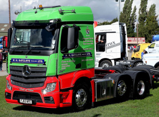 Картинка mercedes автомобили mercedes+trucks германия подразделение daimler ag легковые грузовики автобусы двигатели mercedes-benz