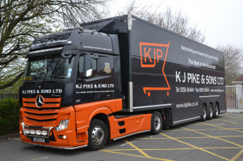 Картинка mercedes автомобили mercedes+trucks германия подразделение daimler ag легковые грузовики автобусы двигатели mercedes-benz