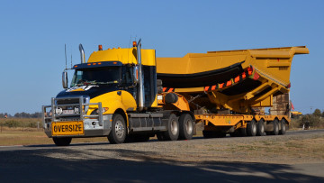 Картинка автомобили грузовики грузовик тяжелый груз прицеп тягач