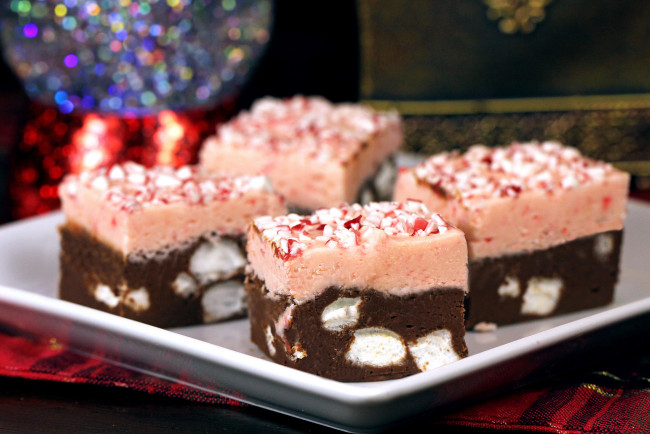 Обои картинки фото еда, пирожные,  кексы,  печенье, мята, зефир, конфета, шоколадный