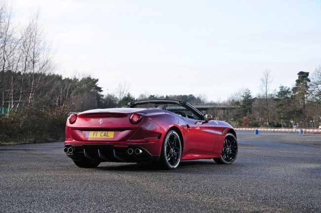 Обои картинки фото автомобили, ferrari, красный, 2014г, uk-spec, california, t