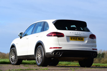 обоя автомобили, porsche, 958, uk-spec, e-hybrid, cayenne, s, 2014г