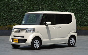 Картинка автомобили honda хонда белая кусты