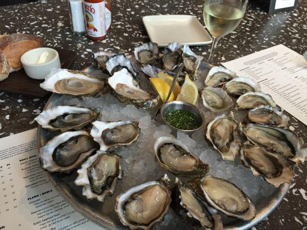 Обои картинки фото еда, рыба,  морепродукты,  суши,  роллы, устрицы