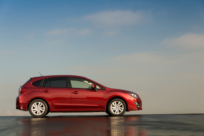 Обои картинки фото автомобили, subaru, красный, 2015г, gp, hatchback, impreza