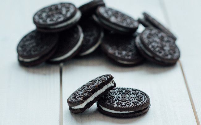 Обои картинки фото еда, пирожные,  кексы,  печенье, печенье, орео, шоколадное