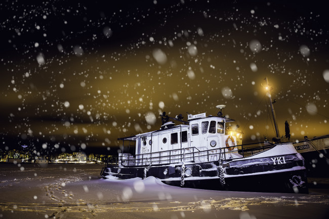 Обои картинки фото корабли, баркасы ,  буксиры, ночь