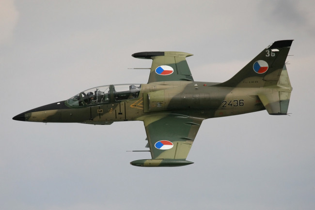 Обои картинки фото aero l-39, авиация, боевые самолёты, ввс