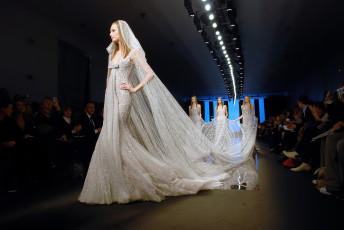 Картинка девушки -+невесты подиум невеста люди наряд