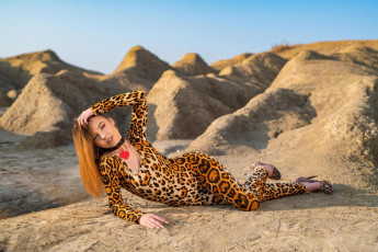 Картинка alice+cookie девушки -+рыжеволосые+и+разноцветные девушка женщина рыжая светлая тёмная сексуальная модель звезда позирует разная обувь верхняя стильная одежда нижнее эротическое бельё трусы лифчик колготки чулки аксессуары макияж и множество элементов на фотографии alice cookie