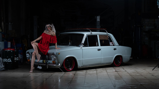 Обои картинки фото автомобили, -авто с девушками, ваз, 2101, красивая, девушка