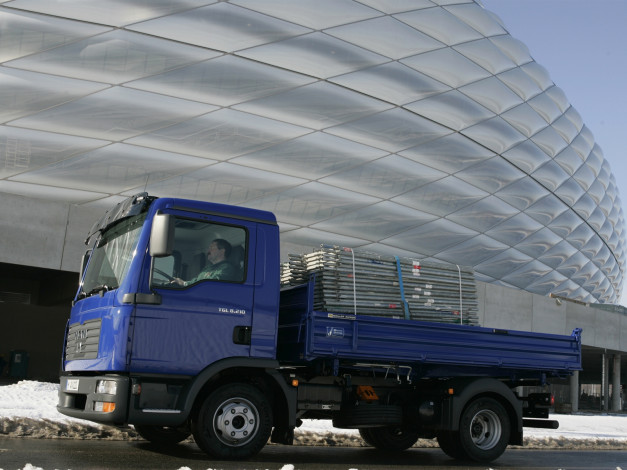 Обои картинки фото автомобили, man