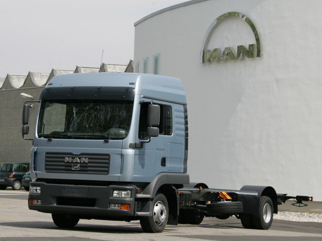 Обои картинки фото автомобили, man