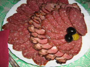 Картинка еда колбасные изделия