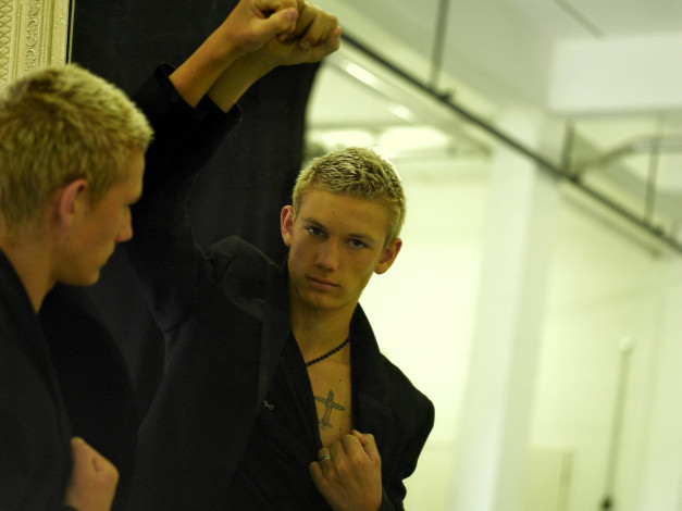 Обои картинки фото alex, pettyfer, мужчины