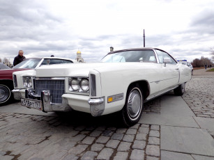 Картинка автомобили выставки+и+уличные+фото белый cadillac