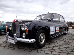 Картинка автомобили выставки+и+уличные+фото черный rolls-royce