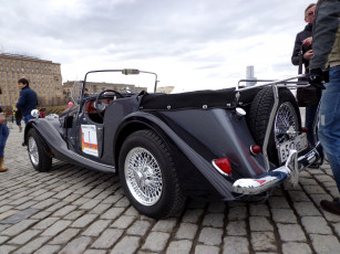 Картинка автомобили выставки+и+уличные+фото morgan черный