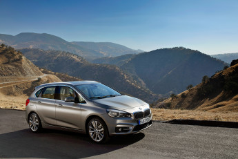 Картинка 2014+bmw+225i+active+tourer автомобили bmw дорога горы