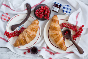 Картинка еда хлеб +выпечка смородина круассаны