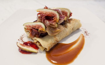 Картинка еда блины +оладьи соус инжир блинчик