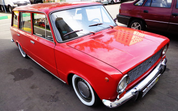 Картинка автомобили выставки+и+уличные+фото 2102 ваз красный