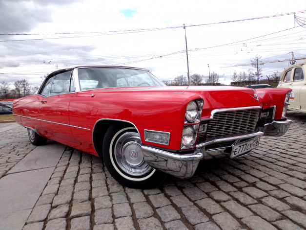 Обои картинки фото автомобили, выставки и уличные фото, красный, cadillac