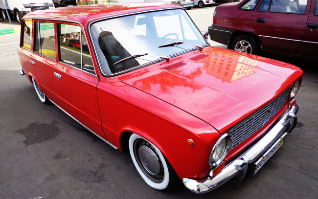 Обои картинки фото автомобили, выставки и уличные фото, 2102, ваз, красный
