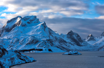 Картинка природа горы небо облака снег озеро зима
