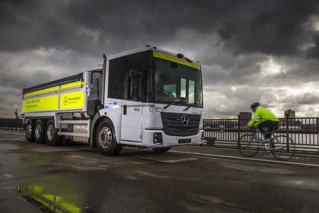 Обои картинки фото автомобили, mercedes trucks, 2013г, 3235, l, econic, mercedes-benz