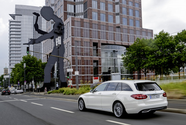 Обои картинки фото автомобили, mercedes-benz, c, 300, bluetec, hybrid, avantgarde, line, estate, s205, 2014г, светлый