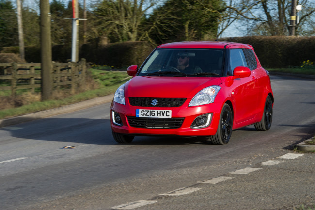 Обои картинки фото автомобили, suzuki, sz-l, 3-door, swift, 2016, красный