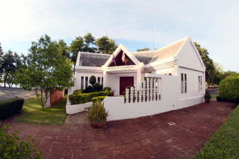 Картинка города -+здания +дома здание флаги