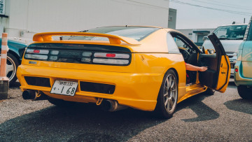 Картинка автомобили dodge додж желтый стоянка